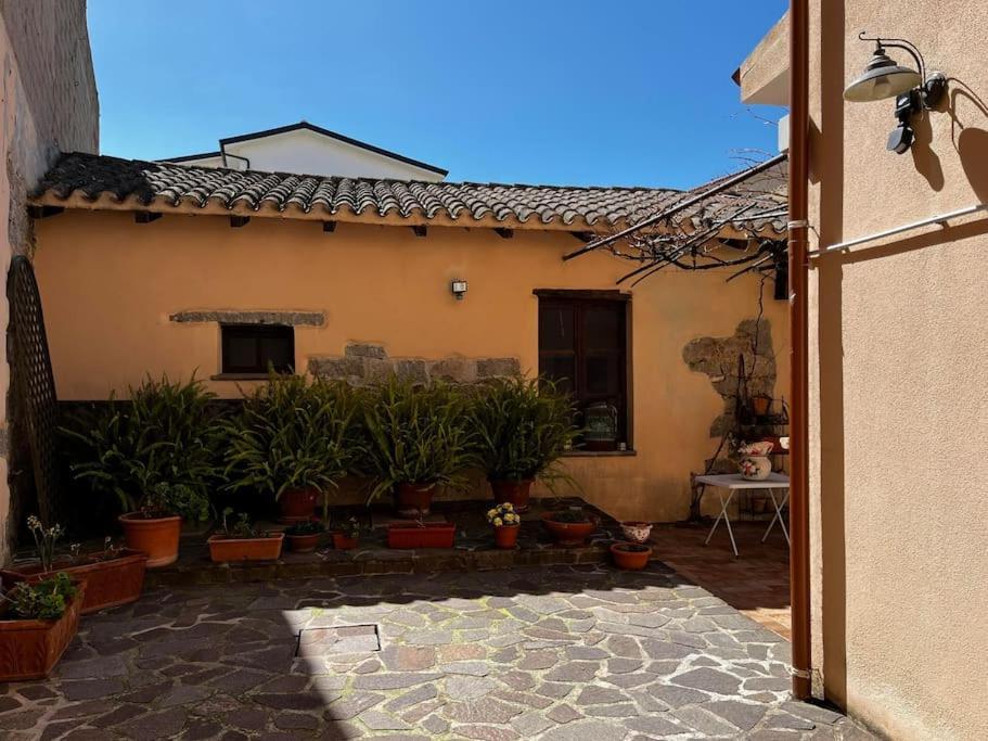 Sardegna: Mare E Montagna Iun R0346 Oliena Exterior foto